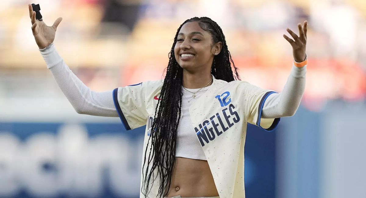 All About JuJu Watkins – Net Worth, Age, Parents, Bio, Height & Her Life Story